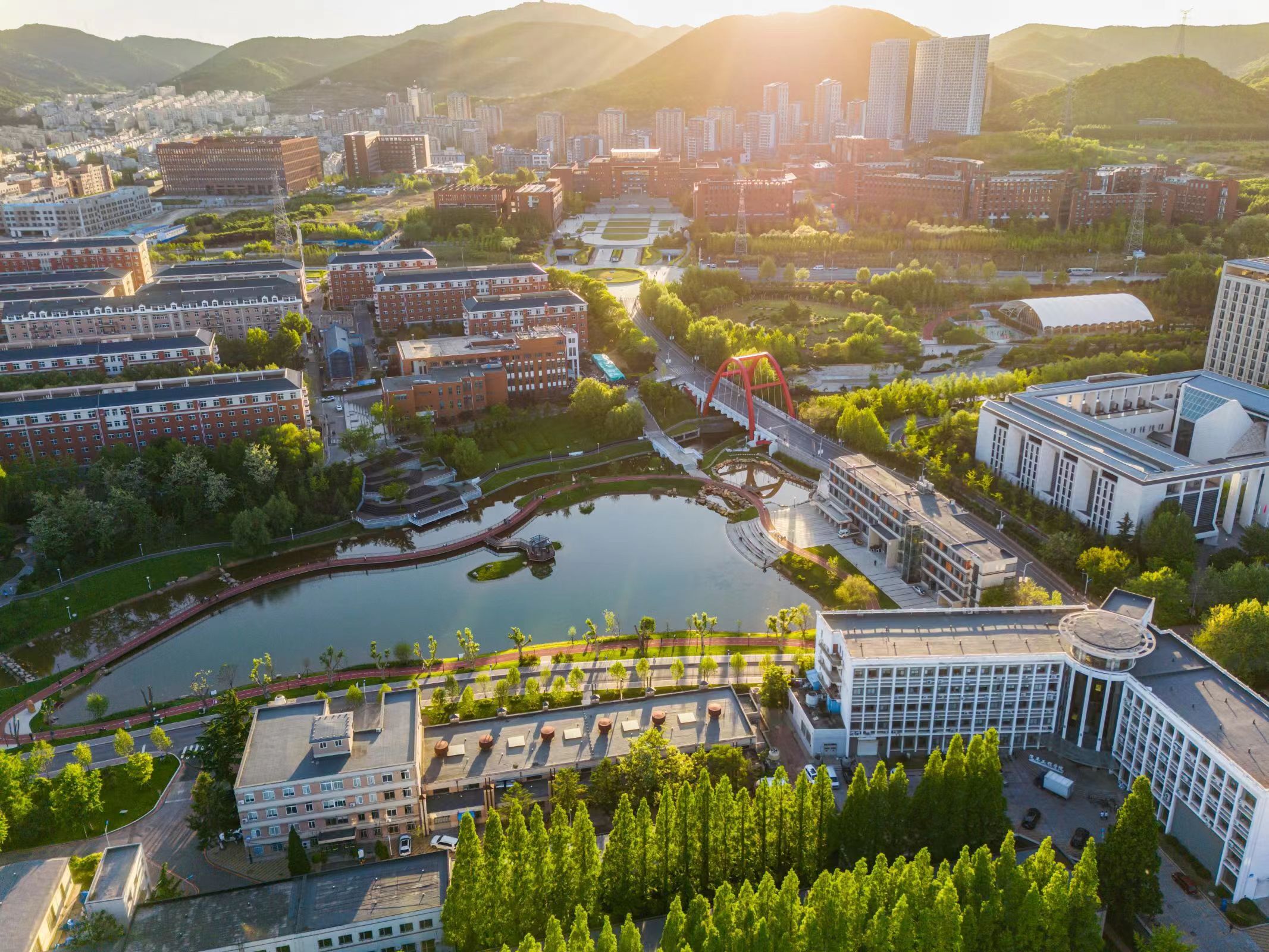 大连理工大学